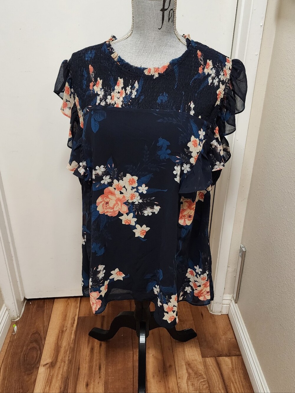 City Chic Navy Floral Flutter Sleeve Blouse Smocked Bodice Plus Size M / 18